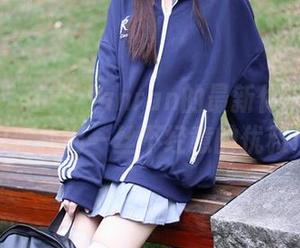 秀人网 – 在安然anran的最新体操服照片中，找到一丝不经意的优雅！