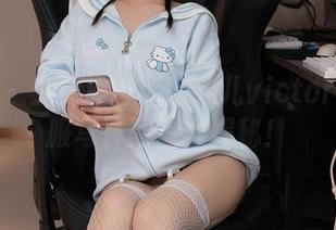 秀人网 – 少女心爆棚！果儿victoria的校服写真网盘大揭秘！