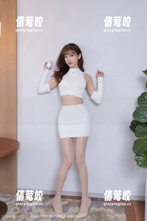 秀人网 - 当糯美子nini戴上眼镜，整个世界都变得甜蜜的写真！