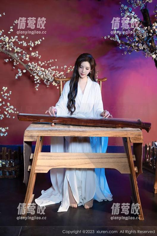秀人网 - 一兔独秀！麻吉小兔子在线，纯白原图美到掉渣！