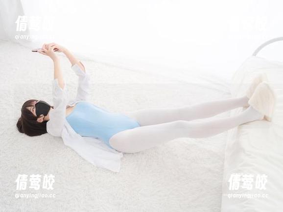 紧急企划 - 黑丝JK全套写真，跟随小恩的步伐进入梦幻世界！