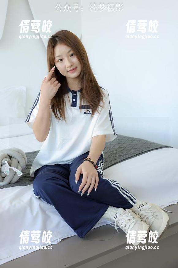 绮梦摄影 - 私拍风潮:露露与她的白衬衫,慢慢解锁美图 绮梦摄影 - 私拍风潮:露露与她的白衬衫,慢慢解锁美图