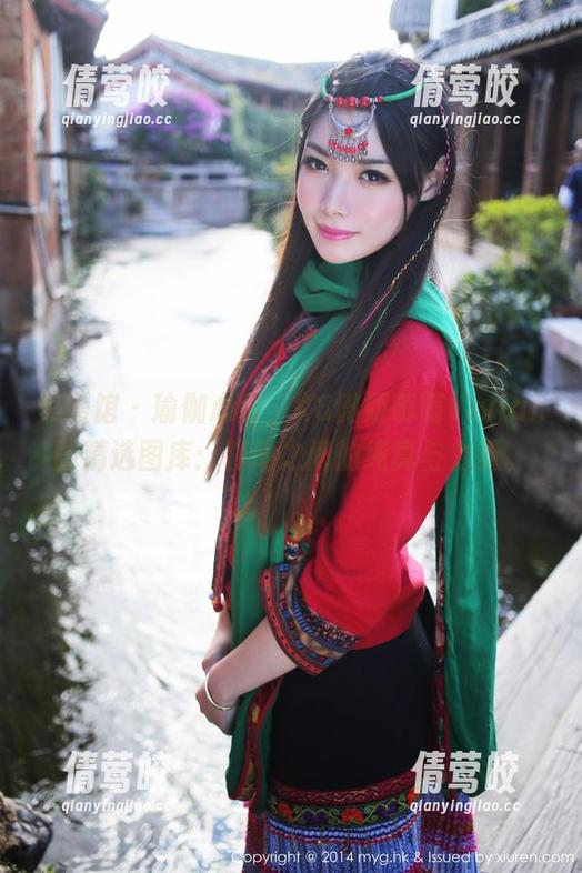 美媛馆 - 瑜伽心情，K8傲娇萌萌Vivian的精选图库：移动之间的纯真与力量。