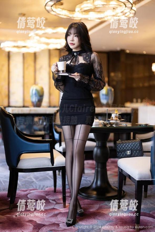 语画界 - 全套允儿Claire纯白图包：光影与肌肤的亲密接触，真是撩人一刻！