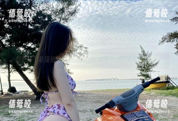微密圈 - 铁锤姐姐的裸足写真：让人想要一探究竟的套图！