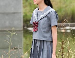 魔镜街拍 – 细腻薄丝与包臀裙的完美邂逅，婷婷的休闲美图图包好看得过头了